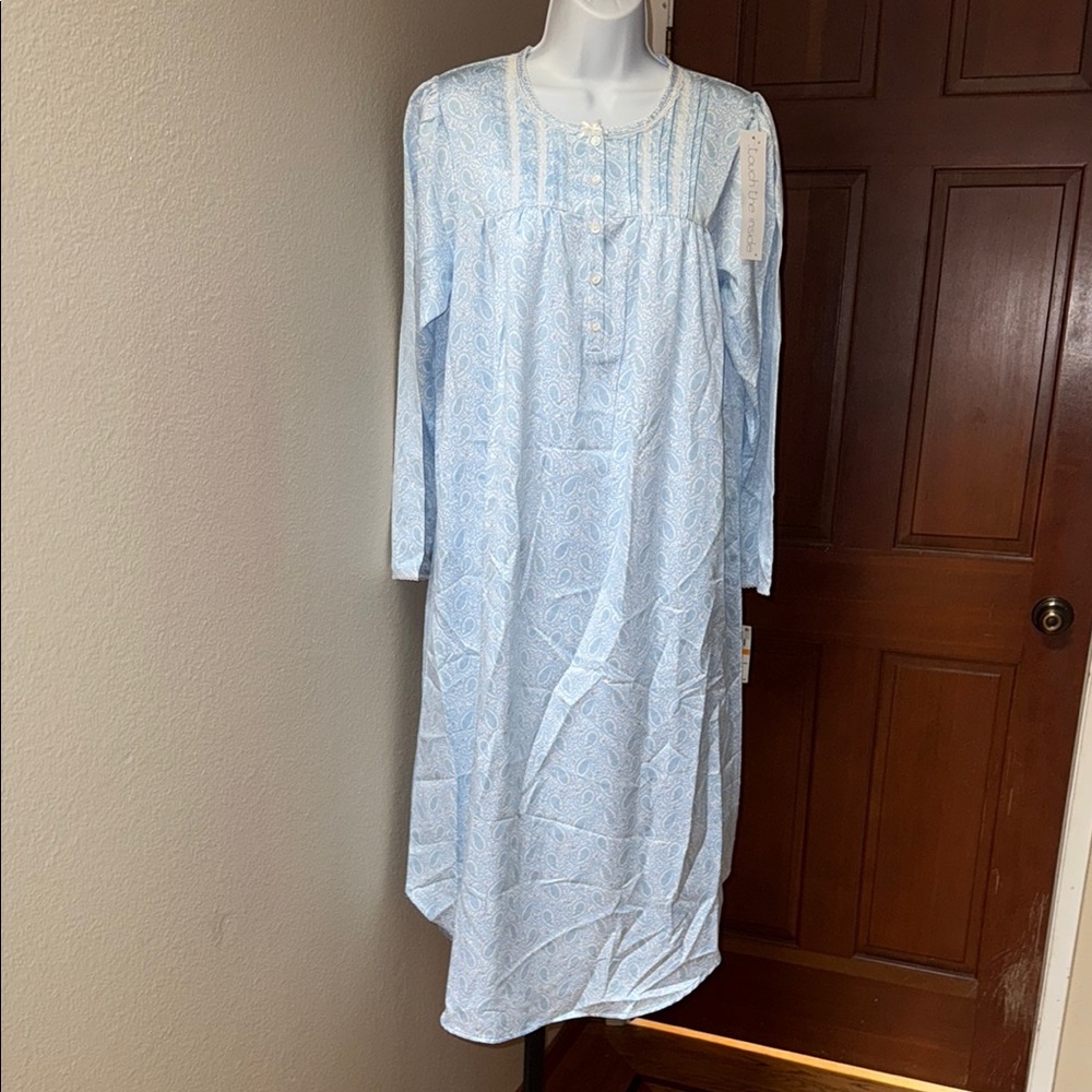 NWT Miss Elaine Satin Light Blue White Paisley Nightgown Size S